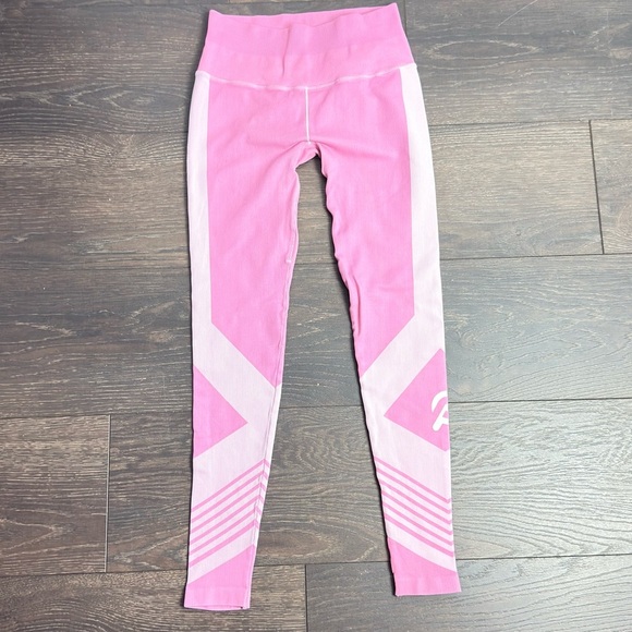 Peloton Pink Workout Ensemble - Picture 2 of 8